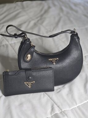 Black Pebbled Leather Hobo Bag with Matching Wallet